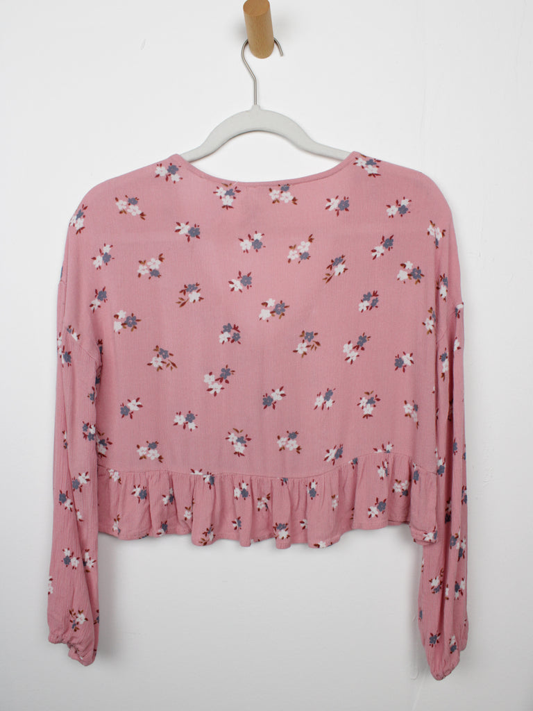 L.A. Hearts Pacsun Cropped Ruffle Hem Pink Floral Long Sleeve - Thrice Divine Finds